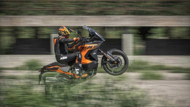 Ktm 1290 super adventure s 2023 đã sẵn sàng chinh phục những dặm đường - 15