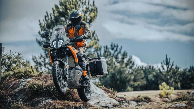 Ktm 890 adventure 2023 được cập nhật hệ thống treo và thân xe mới - 2