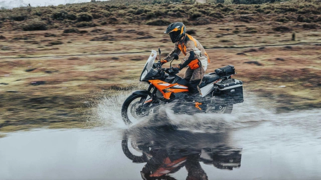 Ktm 890 adventure 2023 được cập nhật hệ thống treo và thân xe mới - 8