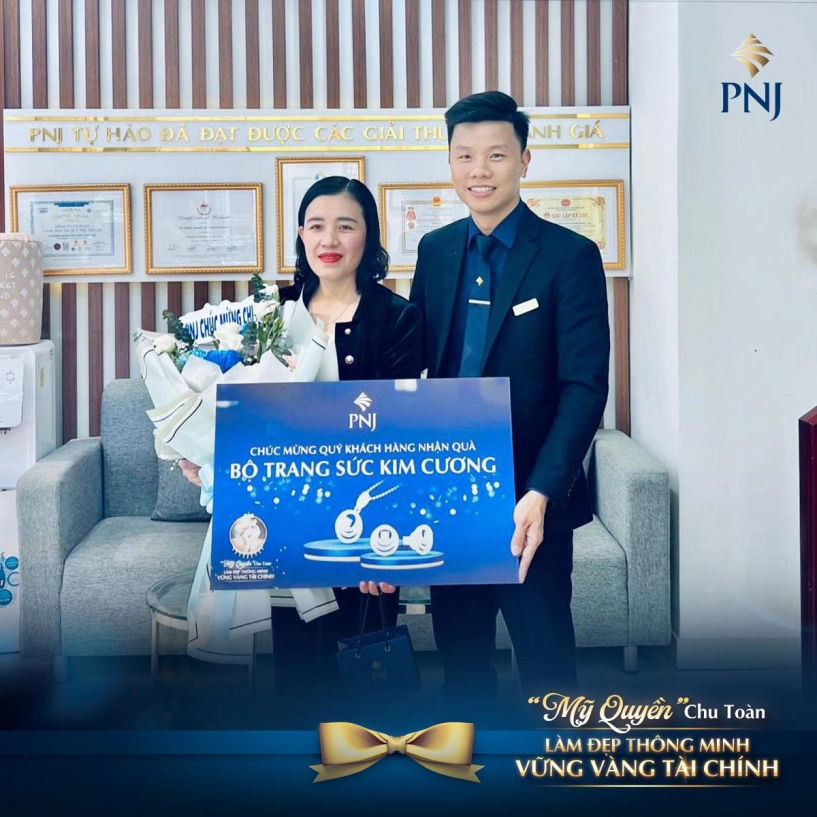 Lộ diện chủ nhân may mắn đầu tiên trúng bộ trang sức kim cương từ chương trình giáng sinh pnj - 1