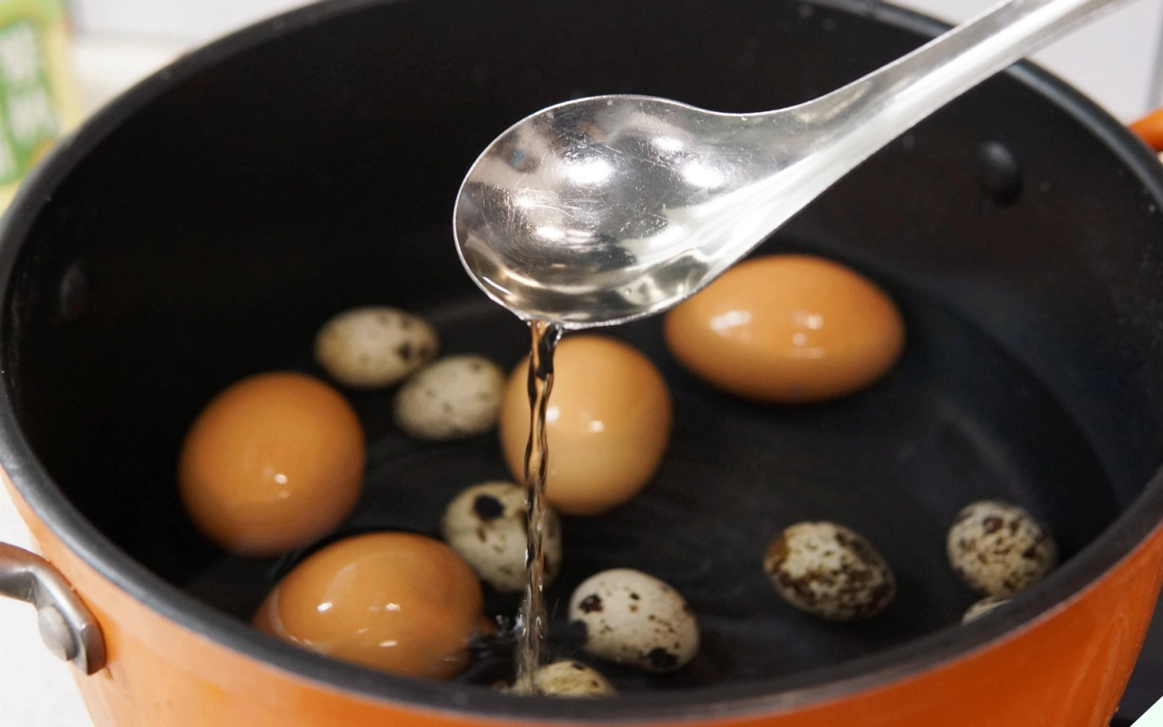 Luộc trứng theo cách này nguy hại khôn lường nhiều người việt không biết cứ tưởng thế là tốt - 7
