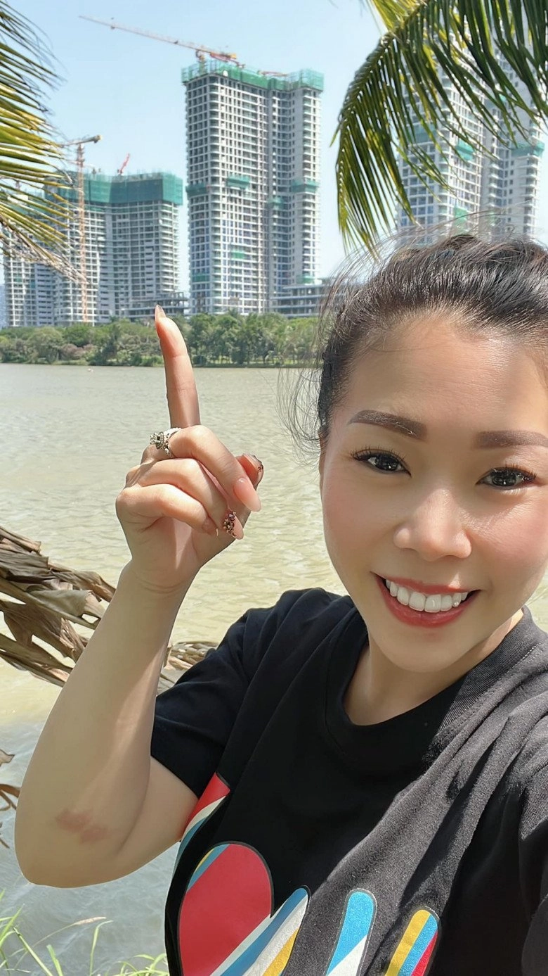 Mặc lùm xùm của chồng bà xã hồng đăng xuất hiện với dung nhan khác lạ như gái hàn quốc - 8