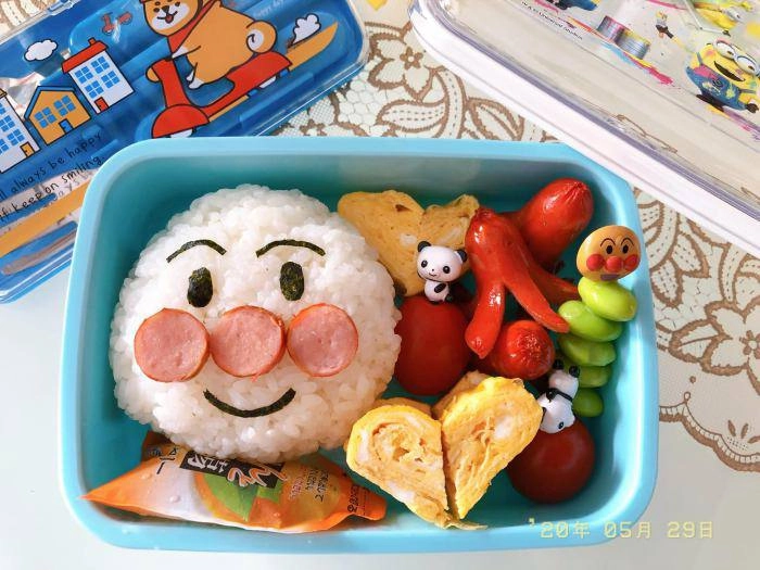 Mẹ đảm làm cơm bento cho con đi học hội chị em đứng ngồi không yên vì kém cạnh - 6