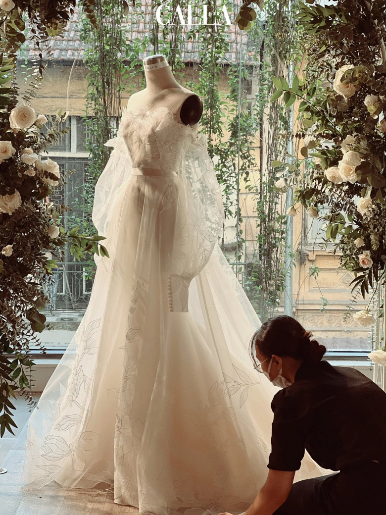 Ngắm trọn nét đẹp tinh khôi của hoa hậu đỗ mỹ linh trong thiết kế váy cưới đặc biệt từ calla bridal - 5