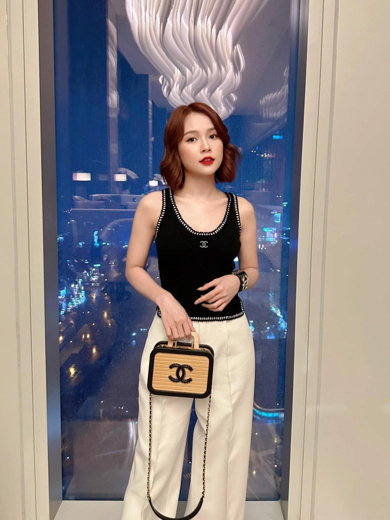 Ngày thường dát hàng hiệu kín người hot girl sở hữu tài sản 50 tỷ nay mặc te tua fans ruột nhận không ra - 3