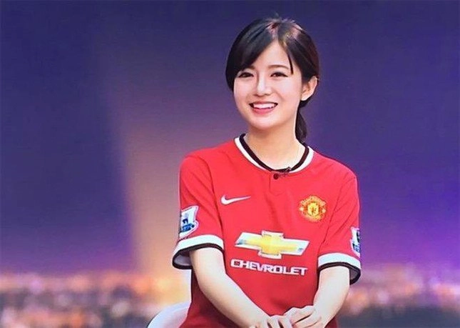 Nhan sắc của mc tú linh - hotgirl mu năm xưa bao chàng trai gọi vợ qua ống kính team qua đường - 1