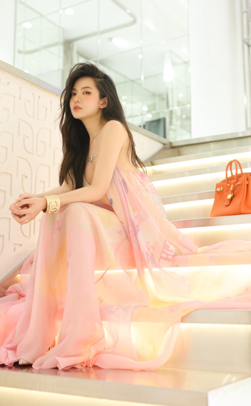 Nhan sắc của mc tú linh - hotgirl mu năm xưa bao chàng trai gọi vợ qua ống kính team qua đường - 9