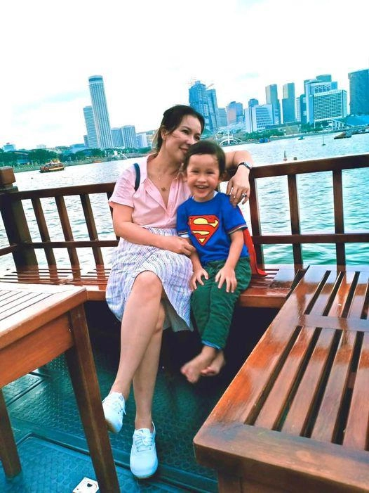 Nữ đại gia sinh con đầu lòng với quý bình hiếm hoi chia sẻ cảnh bên con sơ sinh tuổi u50 - 10