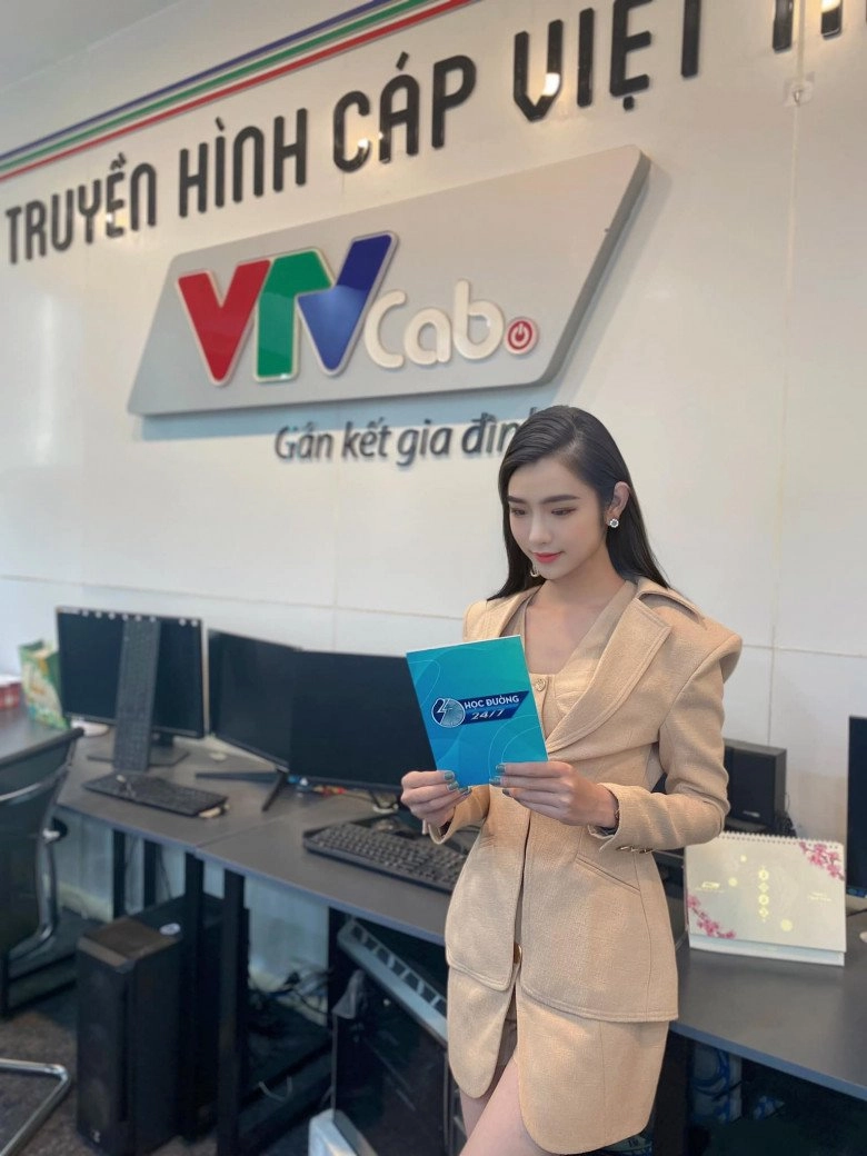 Phát hiện mc vtvcab ghi danh hoa hậu chuyển giới gương mặt thiên thần đường cong uốn lượn - 5