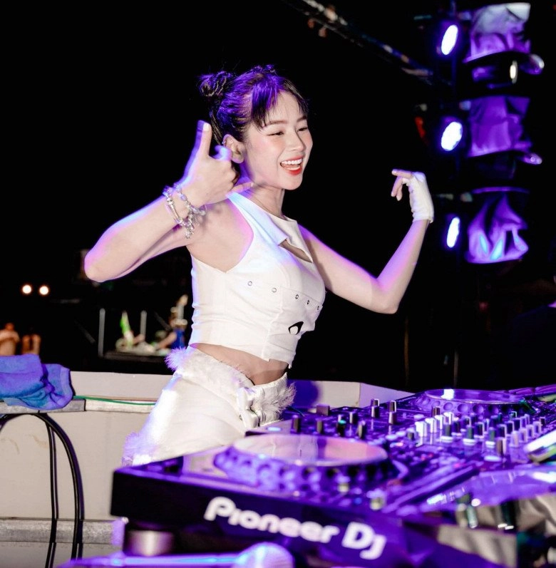 Thất tình đi sửa mũi tại một tiệm nhỏ dj xinh nhất đà nẵng khóc 7 ngày 7 đêm vì người nhà không nhận ra - 2