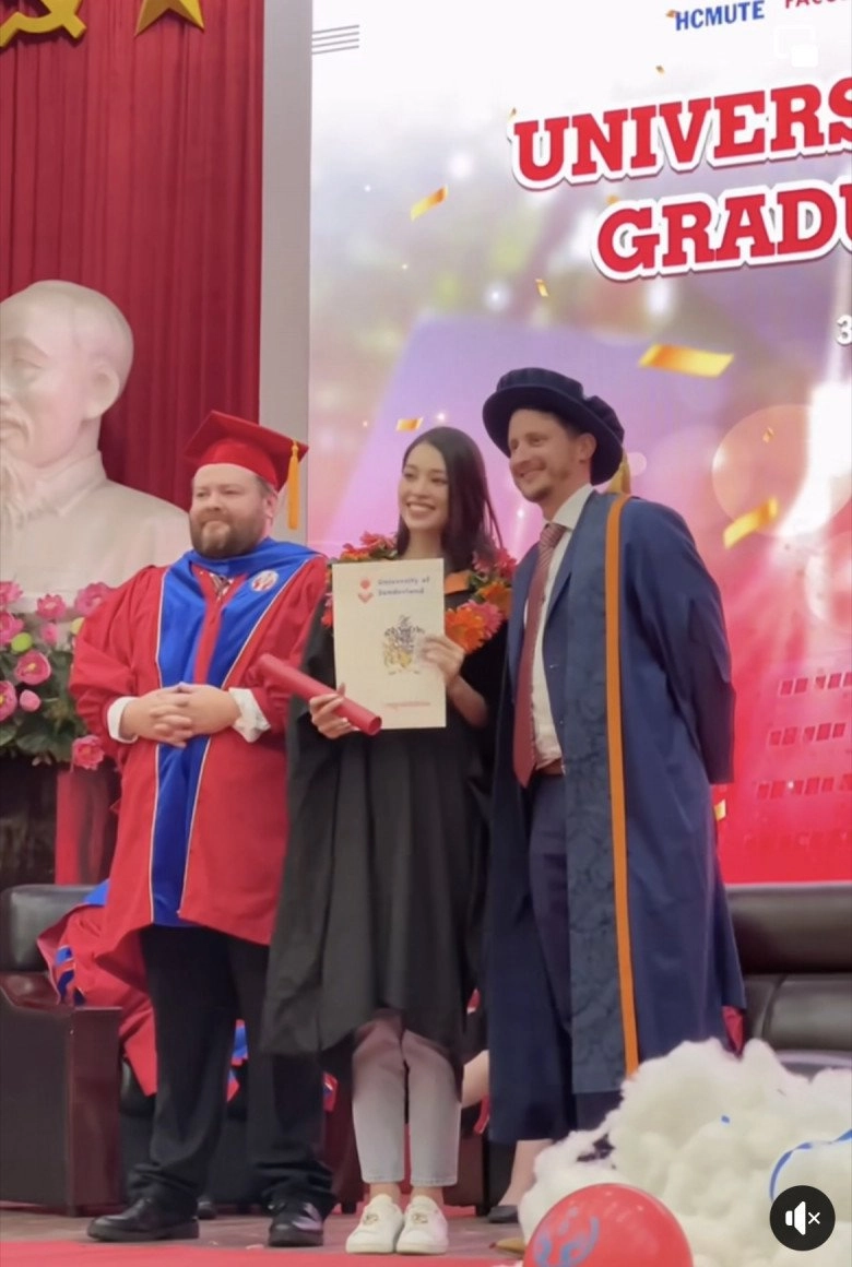 Tiểu vy ngày tốt nghiệp đại học bùng nổ nhan sắc chấp ảnh chụp lén đi giày bệt vẫn cao nhất lớp - 5