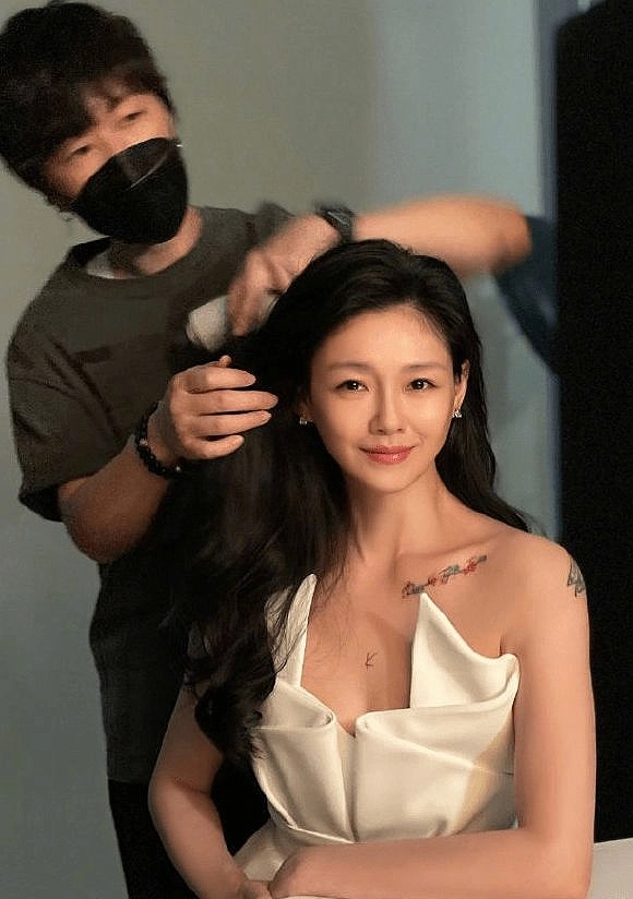 Từ hy viên lấy chồng lần 2 vẫn trẻ như thời đóng vườn sao băng chống nắng cả trong lẫn ngoài - 7