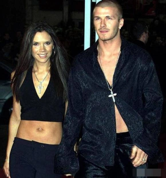 U50 làm mẹ 4 con đẹp bất lão victoria beckham từng hối hận vì sa đà phẫu thuật thẩm mỹ - 2