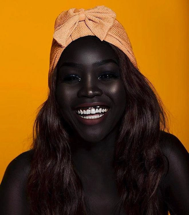 viên ngọc trai đen của làng mẫu sở hữu làn da đen nhất thế giới thách thức chuẩn mực về cái đẹp - 2