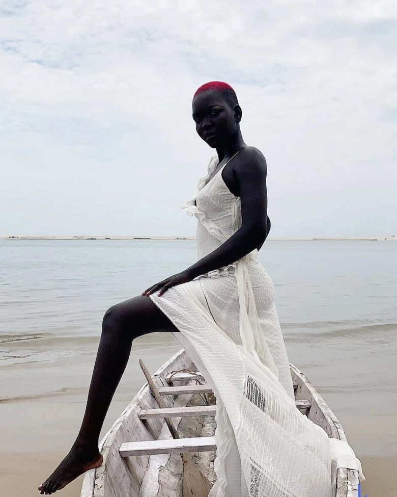 viên ngọc trai đen của làng mẫu sở hữu làn da đen nhất thế giới thách thức chuẩn mực về cái đẹp - 10