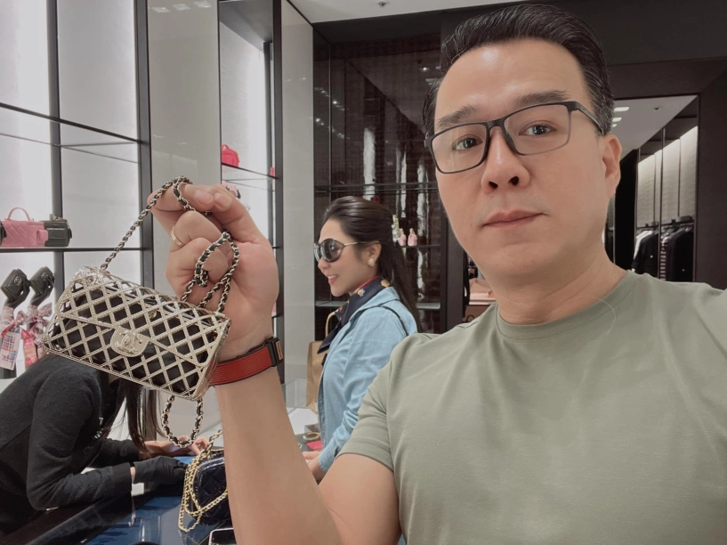 vua cá koi dẫn hà thanh xuân đi shopping 3 phần nuông chiều 7 phần bất lực túi nghìn đô chỉ đủ đựng trứng - 1