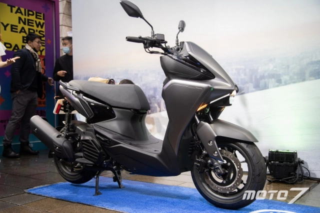 Yamaha augur 2023 khuấy động thị trường với công nghệ đèn lái xe hơi - 4