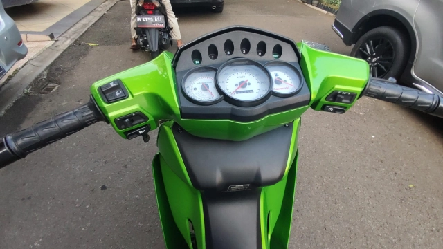 Chi tiết kawasaki zx130 - mẫu xe khiến mọi người nhớ về huyền thoại future i - 1