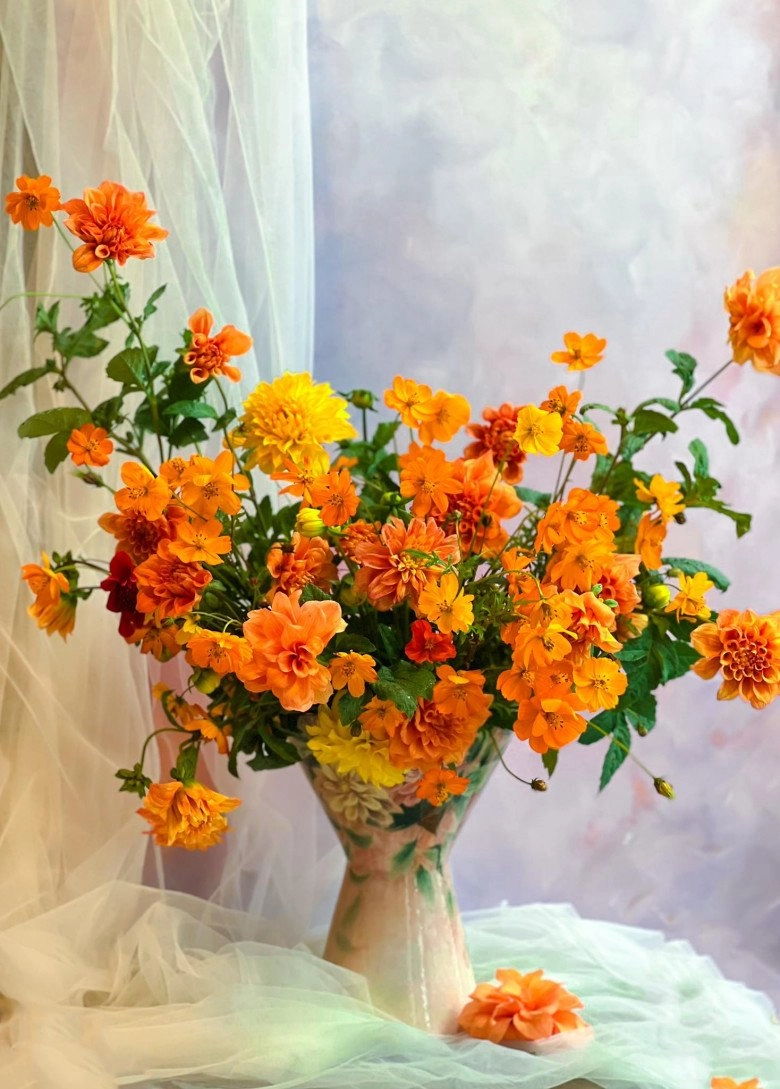 Con dâu làng gốm bát tràng gợi ý những bình hoa đẹp mê dưỡng hoa nở bung tươi rót suốt mấy ngày tết - 10
