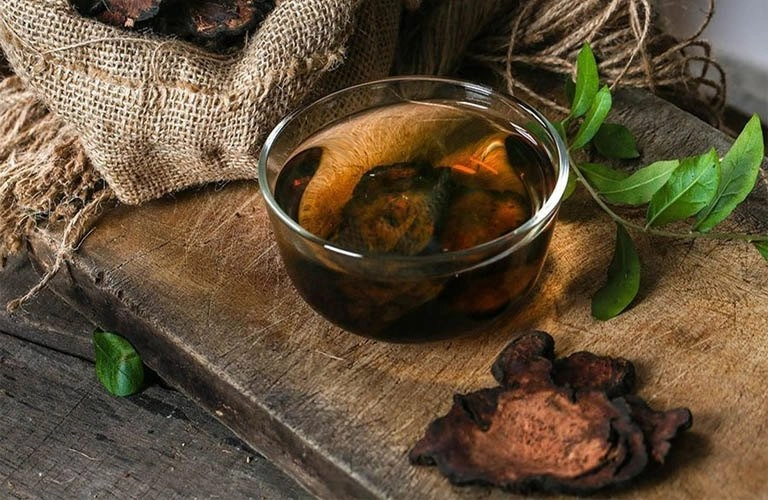 Học bà ngoại dùng loại nước có mùi gội đầu cô gái nhận cái kết mỹ mãn tóc không rụng mà ngày càng dày hơn - 7