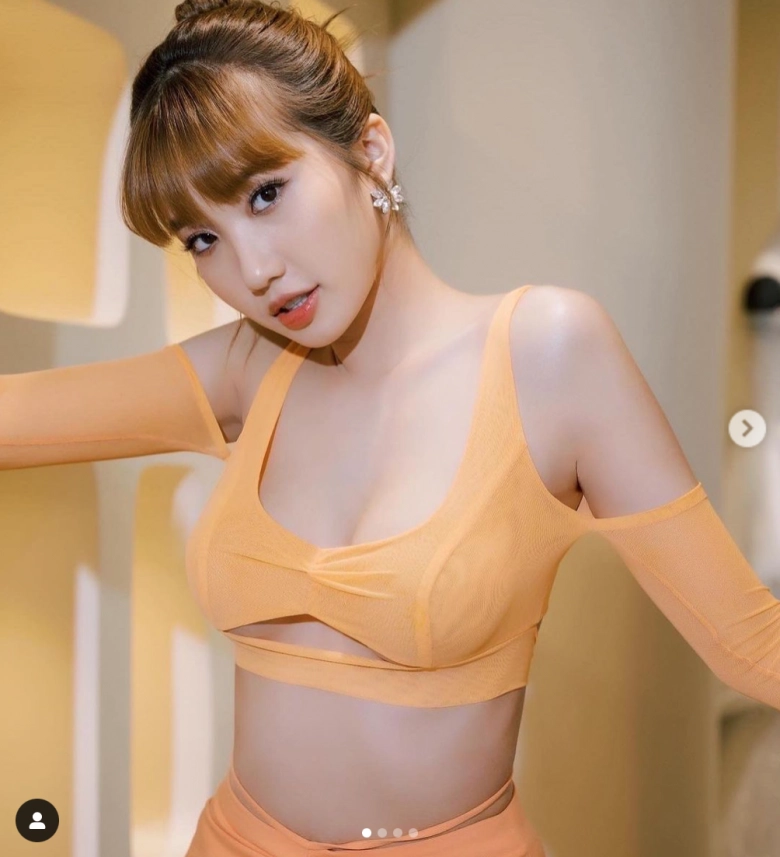 Hot girl 18 tuổi lấy chồng thiếu gia cao lãnh quá khứ ăn mặc bốc lửa ngắm ảnh hiện tại mới bất ngờ - 1