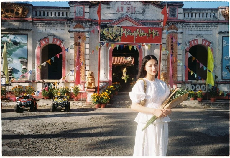Việt nam hiếm hoi có hoa hậu ngại mặc hở diện áo dài cổ đẹp trong veo như nắng mùa xuân - 10