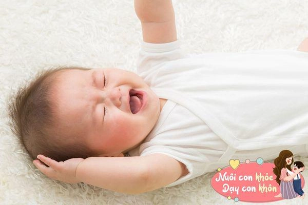 Trẻ có 4 cử động nhỏ tưởng chừng như rất đáng yêu nhưng dấu hiệu con đang ốm - 6