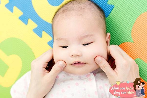 3 trò đùa với trẻ sơ sinh tưởng vui nhưng bố mẹ vô tình khiến con chậm lớn - 4