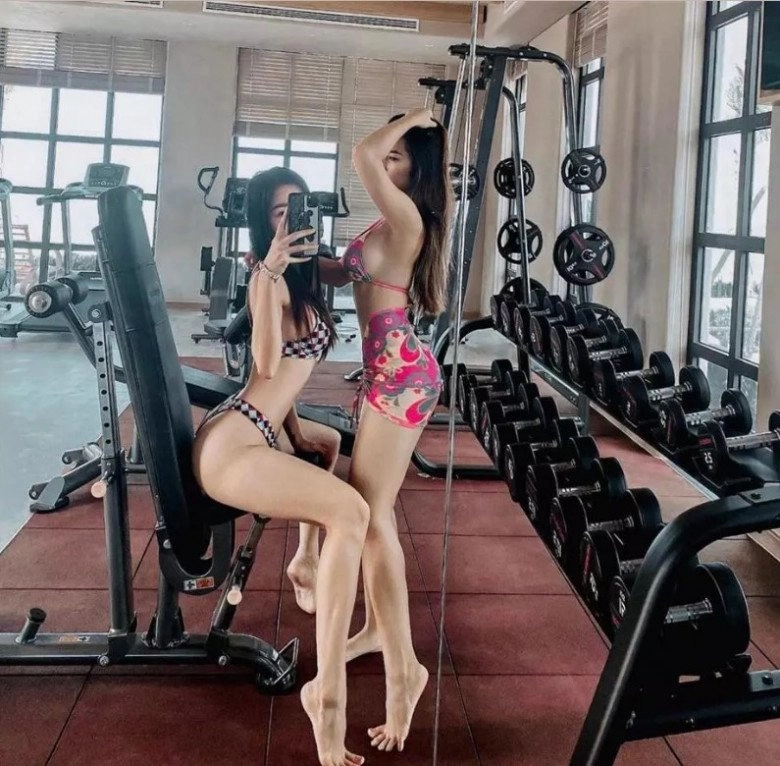 khó cảm trào lưu mặc bikini đi tập gym của giới hotgirl có thân hình đẫy đà - 4