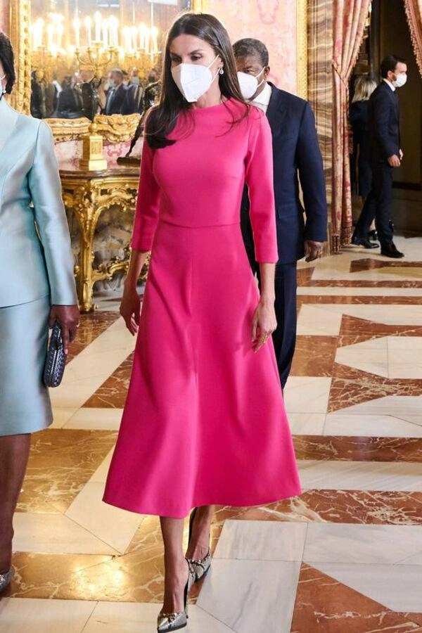 Mê diện đồ màu hồng hoàng hậu mặc đẹp hơn kate middleton khẳng định đẳng cấp sang nhưng không sến - 5