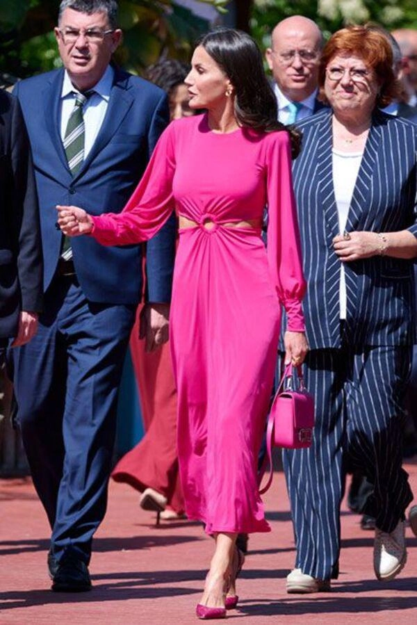 Mê diện đồ màu hồng hoàng hậu mặc đẹp hơn kate middleton khẳng định đẳng cấp sang nhưng không sến - 6