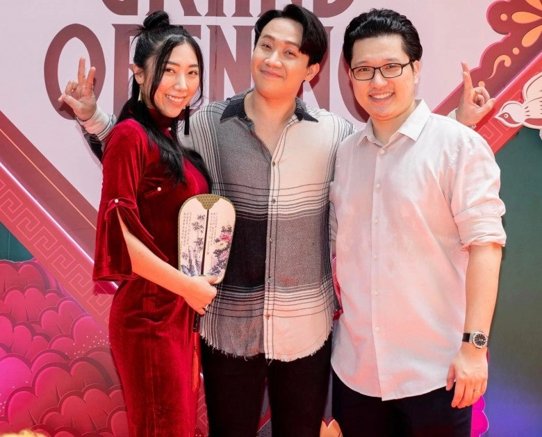 Ngoài em gái uyển ân nổi tiếng showbiz trấn thành còn có một em gái lấy chồng hong kong mẹ 2 con vừa đẹp vừa giàu làm bà chủ nhà hàng - 11