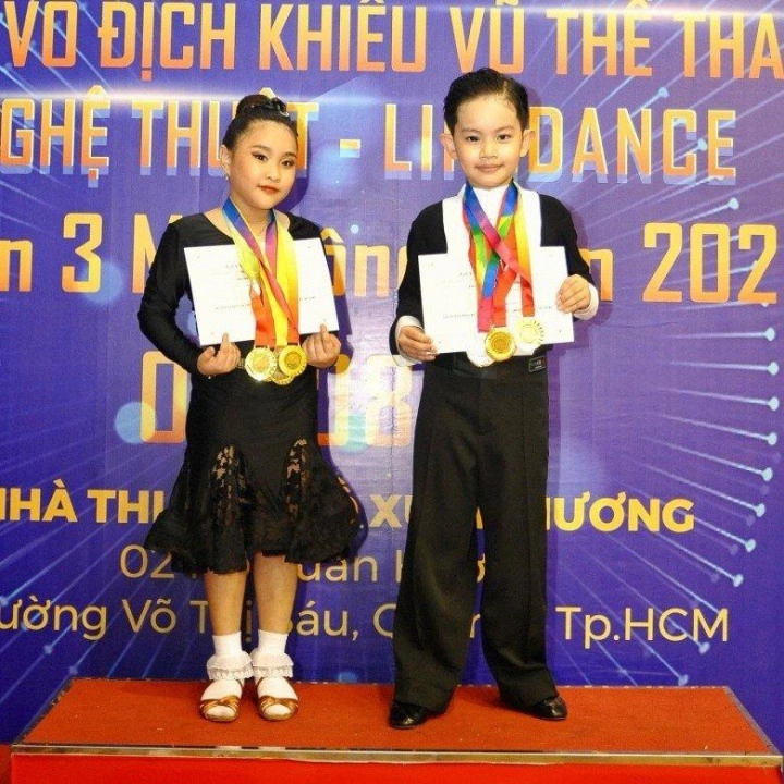 Con trai khánh thi - phan hiển làm nên lịch sử dancesport mang quốc ca phát vang trên đấu trường quốc tế - 5