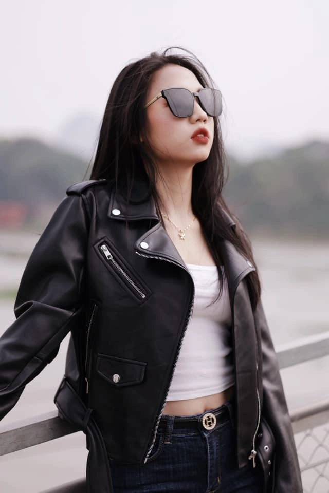 Dàn cầu thủ nữ việt nam trên sân quần đùi áo số như tomboy ngoài đời nữ tính ngắm là yêu - 25