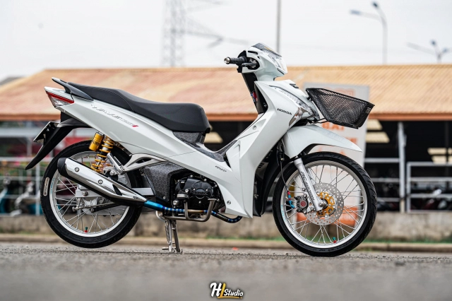 Future 125 pearl white sở hữu mã định danh tứ quý - 2