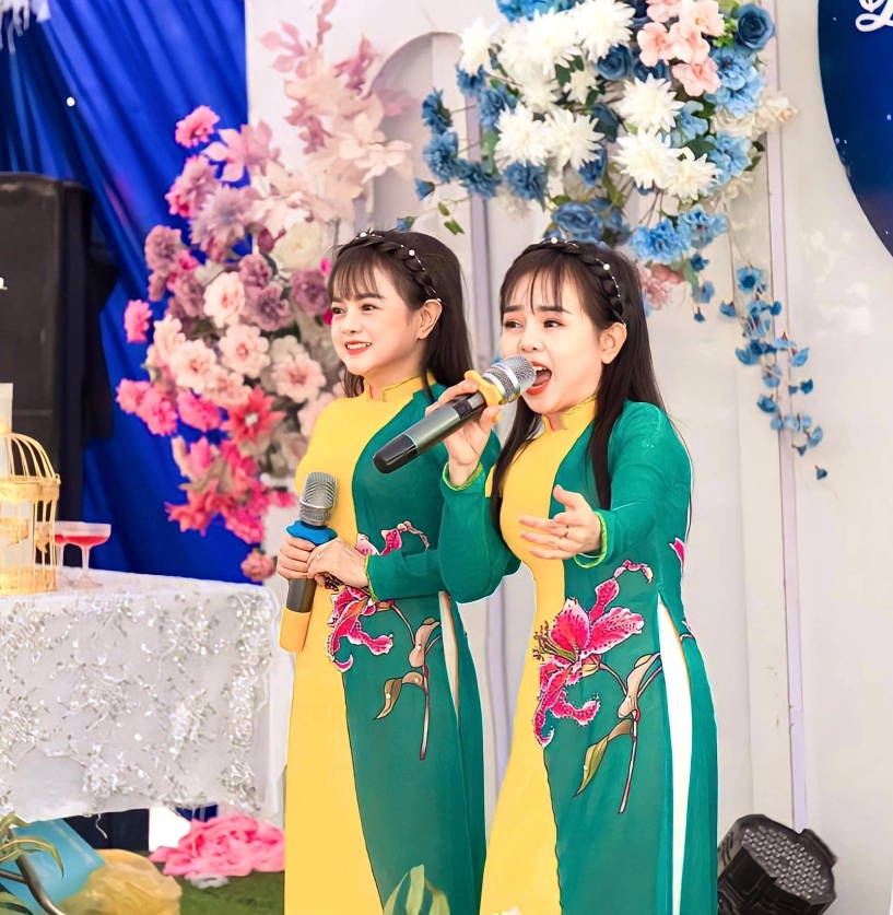 Hai cặp song sinh việt có ngoại hình hiếm nhưng ăn mặc như văn mẫu ai cũng khen - 15