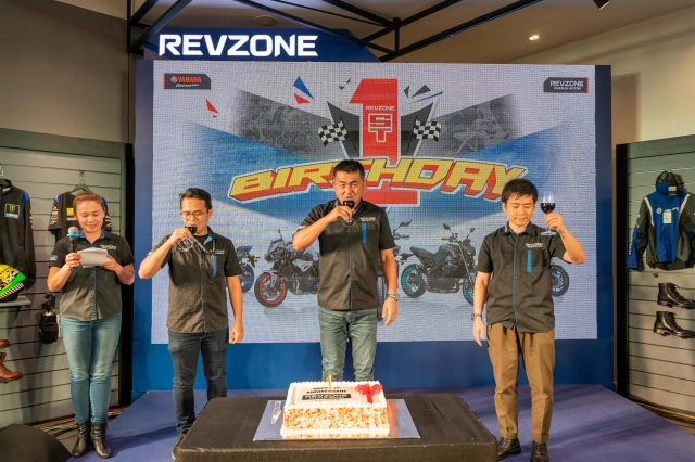 Revzone yamaha motor kỷ niệm một năm ra mắt cộng đồng đam mê xe mô tô - 12