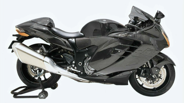 Suzuki hayabusa đầu tiên được trang bị bộ body kit carbon khô - 4