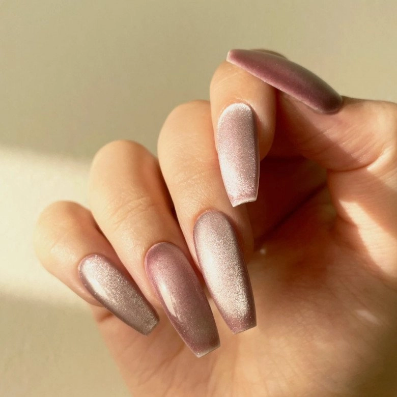 Theo xu hướng nail mắt mèo nhiều chị em ấm ức ôm chiếc móng như úp thìa đón tết - 2