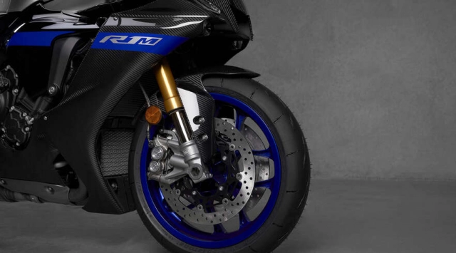 Yamaha r1m 2023 được cập nhật màu sắc và tinh chỉnh hệ thống treo ohlins - 4