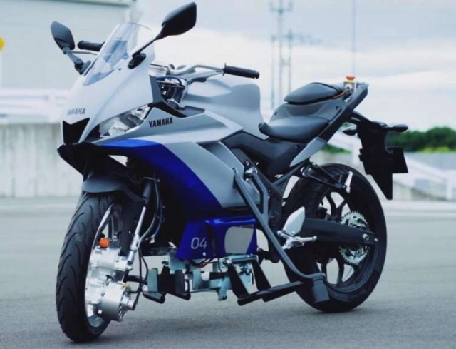 Yamaha trưng bày hệ thống tự cân bằng xe máy - 4