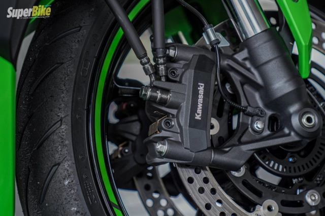 Đánh giá chi tiết kawasaki zx-4r se động cơ 4 xi-lanh hấp dẫn vừa trình làng - 14