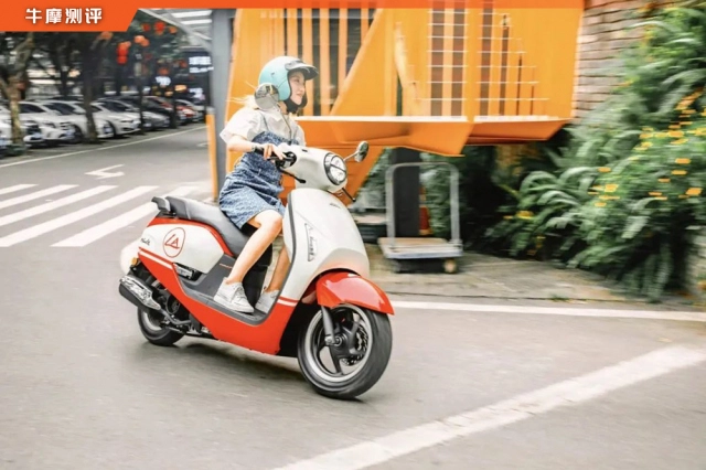 Honda giới thiệu mẫu xe tay ga vừa đẹp vừa sang đối thủ xứng tầm của vespa - 21