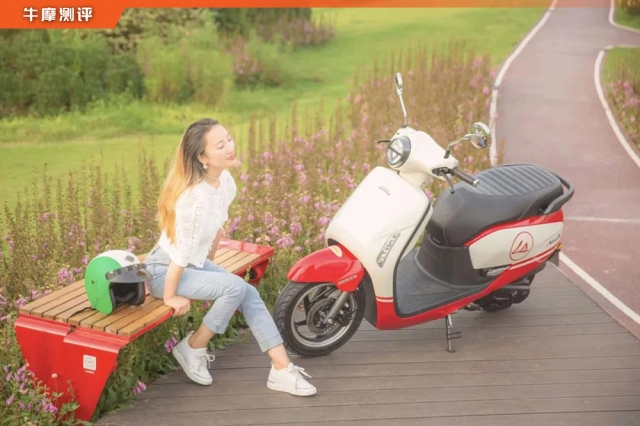 Honda giới thiệu mẫu xe tay ga vừa đẹp vừa sang đối thủ xứng tầm của vespa - 26