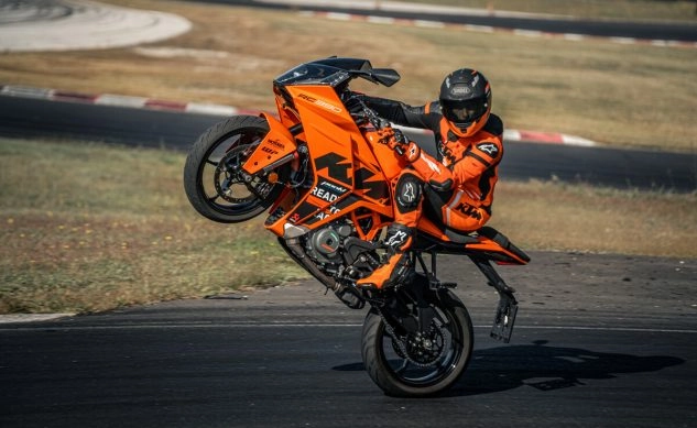 Ktm 200 duke 390 duke và rc390 2023 được nâng cấp màu mới - 1