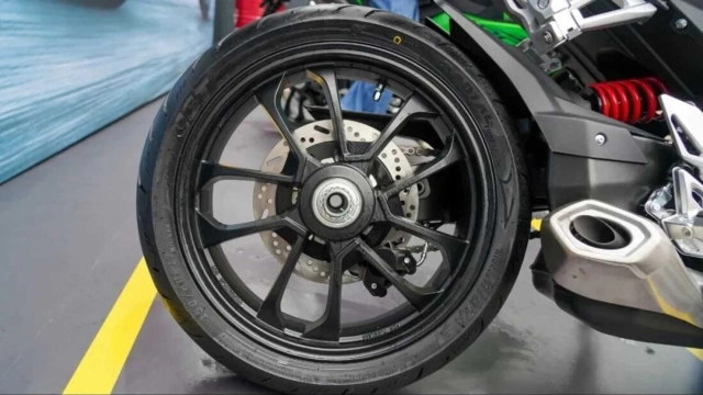 Nhà sản xuất trung quốc zongshen ra mắt cyclone rc 401 r với ngoại hình như superbike - 4