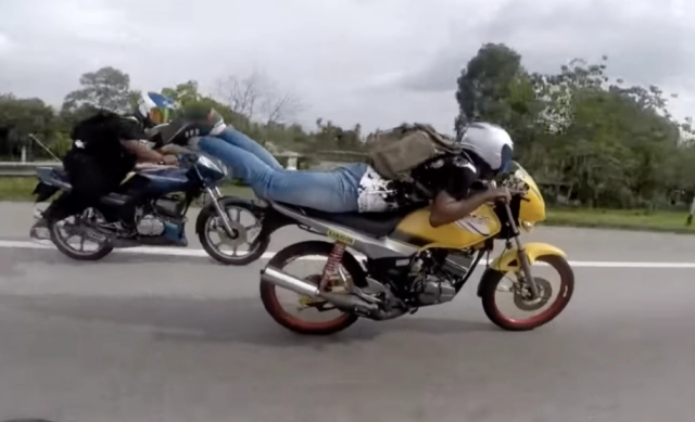 Truy tìm biker siêu nhân singapore thể hiện trên đường phố malaysia - 1