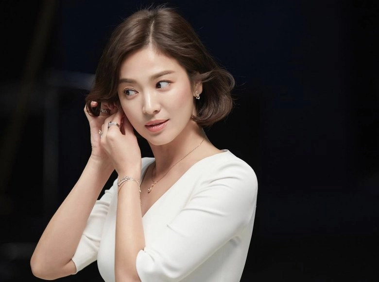 Chưa từng tham gia cuộc thi sắc đẹp nào song hye kyo vẫn có chiếc vương miện đắt giá hơn nhiều hoa hậu - 8