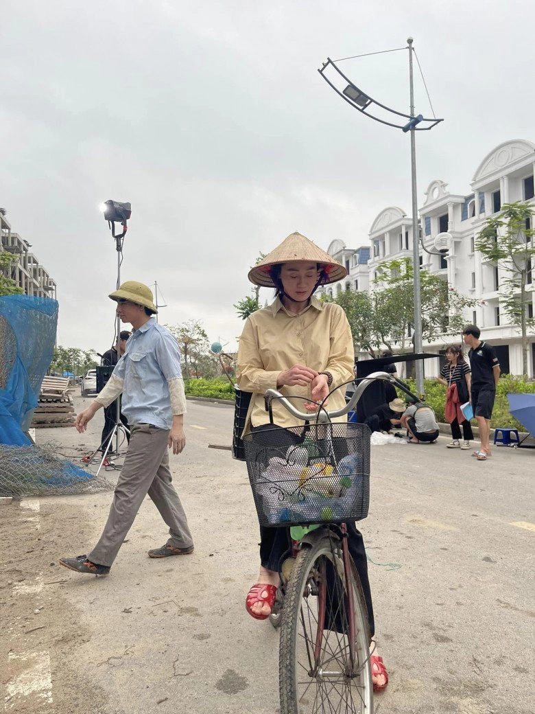 Còn đâu bà xuân hương vị tình thân đi xuất khẩu lao động già khụ như u70 ra biển biến hình quyến rũ tưng bừng - 3