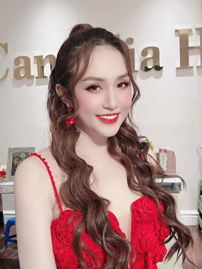 Cựu hot girl hà thành lấy nam ca sĩ hơn 12 tuổi đẻ 3 con vẫn mơn mởn thay đổi một điểm được khen đẹp như tiên - 10